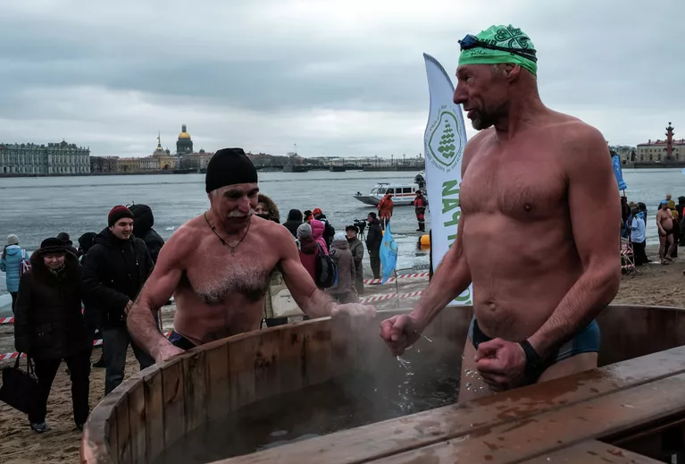 Фестиваль зимнего плавания в Санкт-Петербурге Фестиваль зимнего плавания в Санкт-Петербурге