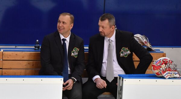 Сергей Гимаев (справа) и Денис Казанский во время Матча звезд КХЛ
