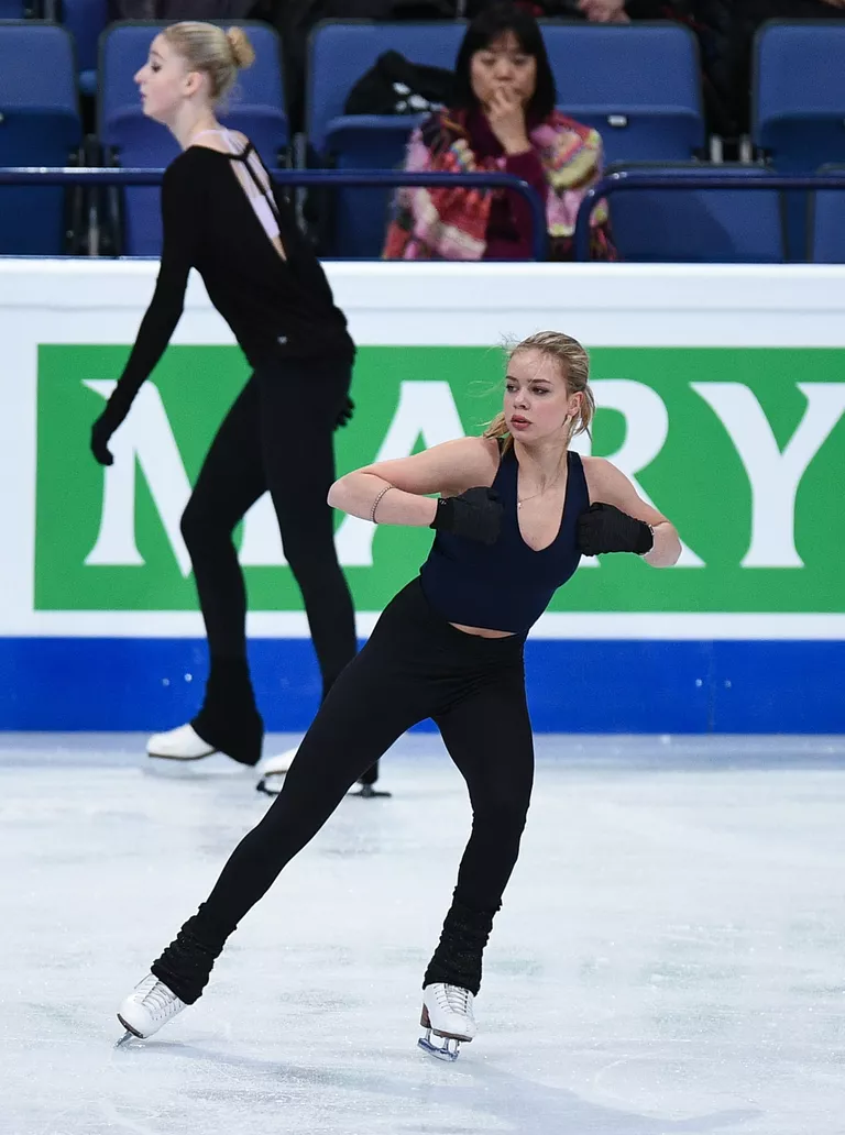 Слева направо: Мария Сотскова и Анна Погорилая Слева направо: Мария Сотскова и Анна Погорилая