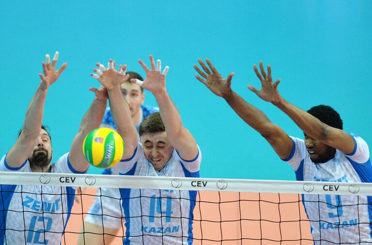 Игроки ВК Зенит-Казань Александр Бутько, Александр Гуцалюк и Вильфредо Леон (слева направо) Игроки ВК Зенит-Казань Александр Бутько, Александр Гуцалюк и Вильфредо Леон (слева направо)