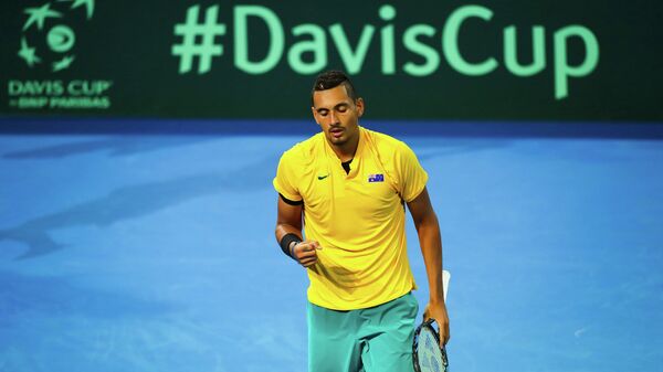 Теннисист сборной Австралии Ник Кирьос в матче Кубка Дэвиса против команды США