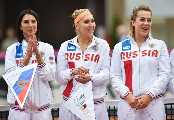 Капитан женской сборной России по теннису Анастасия Мыскина, Елена Веснина и Анастасия Павлюченкова (слева направо)