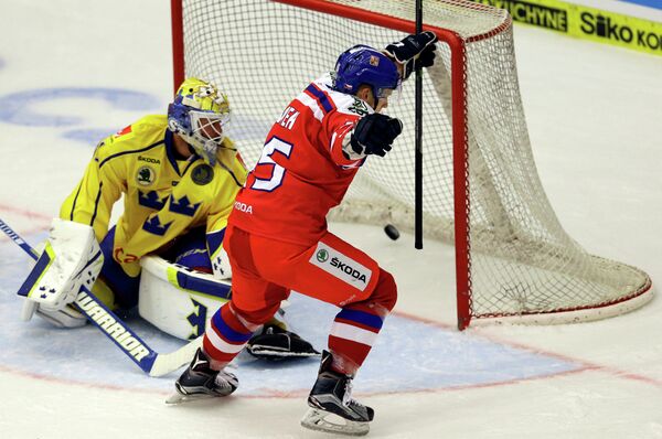 Игровой момент матча заключительного этапа Евротура между сборными Швеции и Чехии