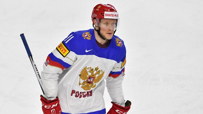 Нападающий сборной России Сергей Андронов Нападающий сборной России Сергей Андронов