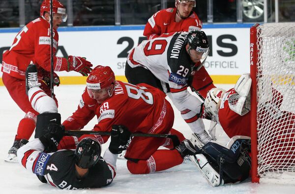 Игровой момент матча чемпионата мира-2017 по хоккею между сборными Белоруссии и Канады