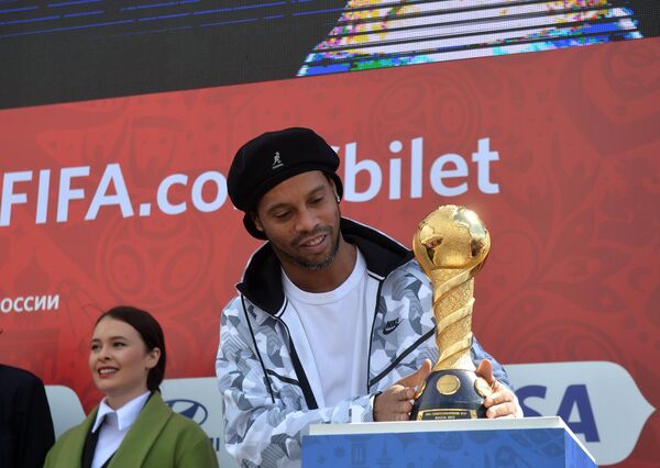 Роналдиньо на церемонии открытия парка Кубка конфедераций-2017 в Казани
