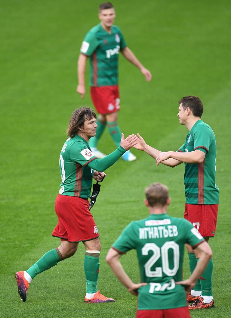 Полузащитник Локомотива Дмитрий Лоськов (слева) Полузащитник Локомотива Дмитрий Лоськов (слева)