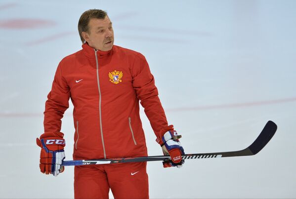 Главный тренер сборной России по хоккею Олег Знарок