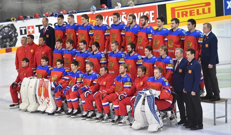 Игроки и тренерский штаб сборной России по хоккею Игроки и тренерский штаб сборной России по хоккею