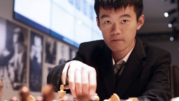Китайский шахматист Дин Лижэнь