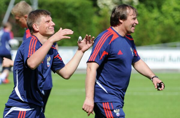 Андрей Аршавин и тренер Александр Бородюк (слева направо)