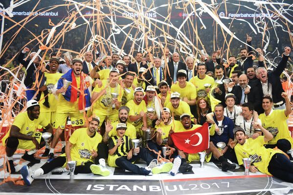Баскетболисты турецкого Фенербахче