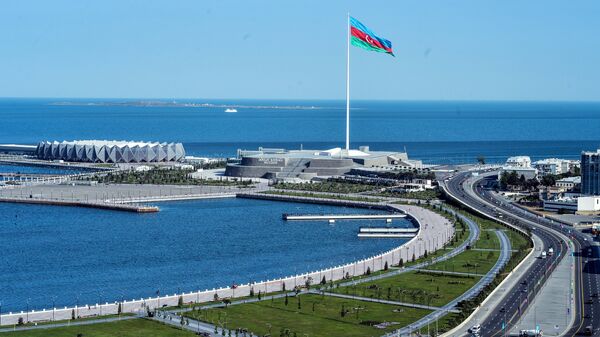 Вид на Баку со смотровой площадки.
