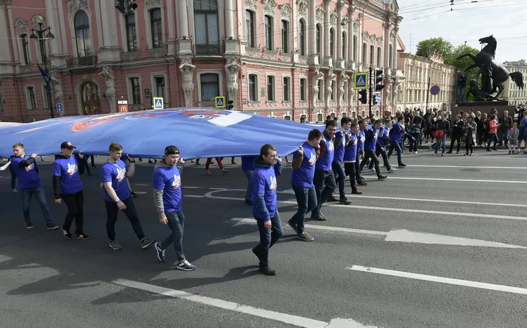 Парад ХК СКА в Санкт-Петербурге в честь победы команды в Кубке Гагарина в сезоне-2016/17 Парад ХК СКА в Санкт-Петербурге в честь победы команды в Кубке Гагарина в сезоне-2016/17