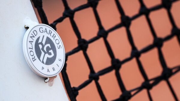 Эмблема Открытого чемпионата Франции по теннису (Ролан Гаррос)