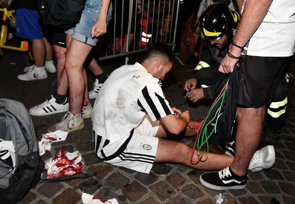 Болельщик итальянского Ювентуса, пострадавший во время давки в фан-зоне в Турине