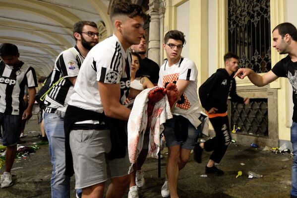 Болельщики Ювентуса, пострадавшие в давке в фан-зоне во время финала Лиги чемпионов