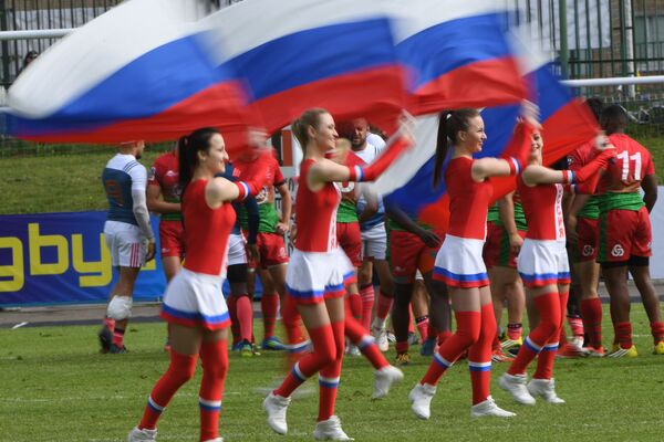 Девушки из группы поддержки сборной России по регби-7