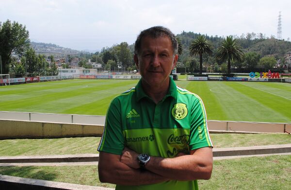 Главный тренер сборной Мексики по футболу Хуан Карлос Осорио
