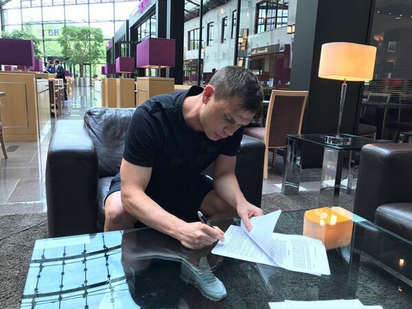 Марат Измайлов подписывает контракт с ФК Арарат (Москва)