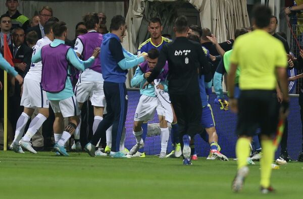 Футболисты сборных Боснии и Герцеговины и Греции подрались после матча