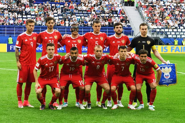 Футболисты сборной России