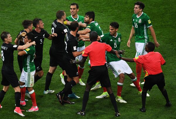 Потасовка во время матча Мексика – Новая Зеландия