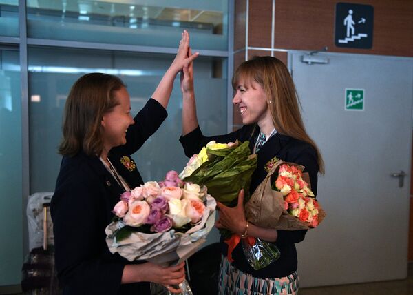 Члены женской сборной России по шахматам Валентина Гунина (слева) и Ольга Гиря