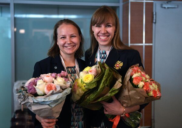 Члены женской сборной России по шахматам Валентина Гунина (слева) и Ольга Гиря