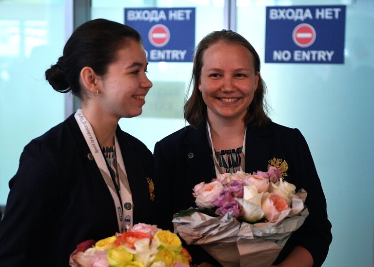 Члены женской сборной России по шахматам Александра Горячкина (слева) и Валентина Гунина