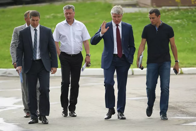 Юрий Борзаковский, Павел Колобков и Дмитрий Шляхтин (справа налево)