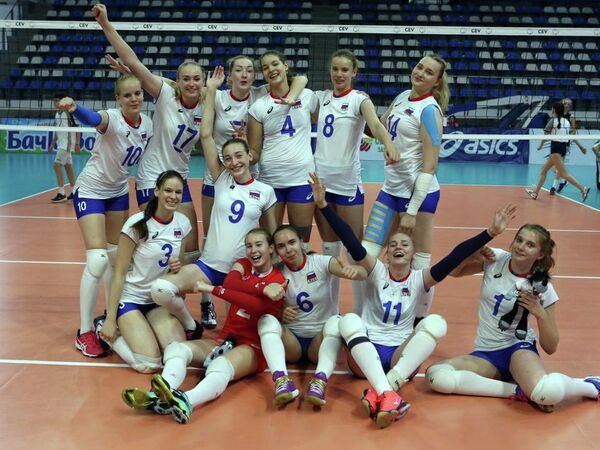 Игроки женской сборной России по волейболу до 16 лет