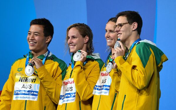 Пловцы сборной Австралии Дэниел Кейв, Бронте Кэмпбелл, Эмма Маккеон, Митч Ларкин (слева направо)