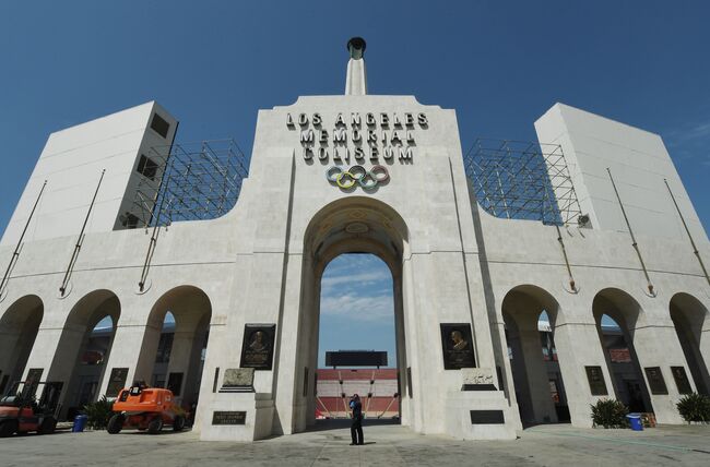 Олимпийский стадион Memorial Coliseum, Лос-Анджелес