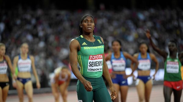 Южноафриканская легкоатлетка Кастер Семеня