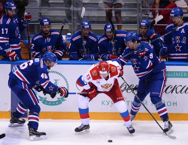 Игровой момент матча Олимпийская сборная России - ХК СКА
