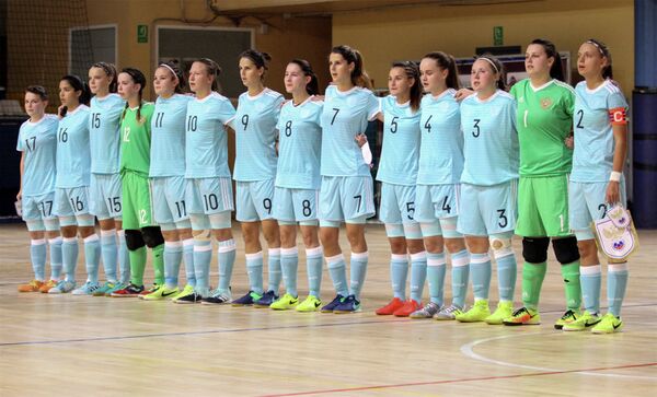 Игроки женской юниорской сборной России по мини-футболу (не старше 17 лет)