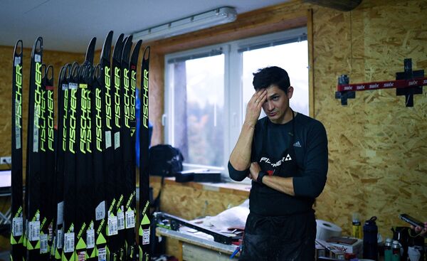 Сервисмен сборной России по лыжным гонкам Виктор Головин