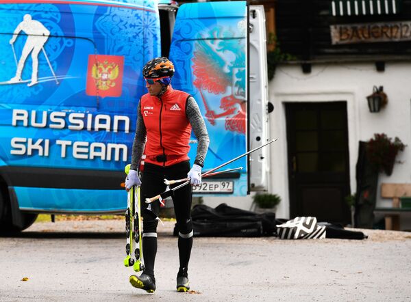 Российский лыжник Александр Легков на тренировочном сборе сборной России по лыжным гонкам в Австрии