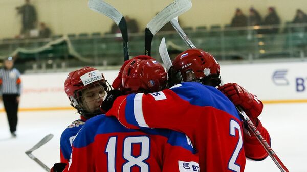 Хоккеисты юниорской сборной России (игроки не старше 17 лет)