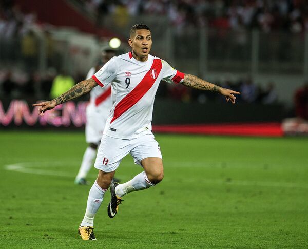 Нападающий сборной Перу Хосе Паоло Герреро
