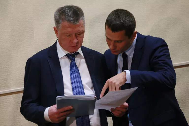 Президент ВФЛА Дмитрий Шляхтин (слева) и вице-президент ВФЛА, главный тренер сборной России по легкой атлетике, олимпийский чемпион Юрий Борзаковский Президент ВФЛА Дмитрий Шляхтин (слева) и вице-президент ВФЛА, главный тренер сборной России по легкой атлетике, олимпийский чемпион Юрий Борзаковский