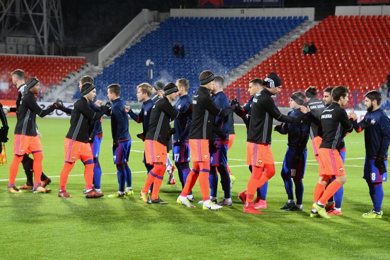 Футболисты СКА-Хабаровска и ЦСКА перед матчем 17-го тура чемпионата России