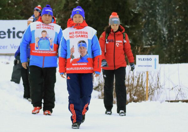 Роман Старков (в центре), запустивший в соцсетях флешмоб в поддержку российских спортсменов #noRUSSIAnoGAMES