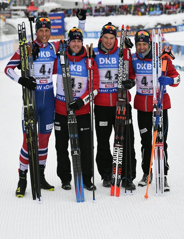 Биатлонисты сборной Норвегии Ларс Хельге Биркеланд, Эрленн Бьонтегор, Хенрик Л'Абее-Лунд и Уле-Эйнар Бьорндален (слева направо)