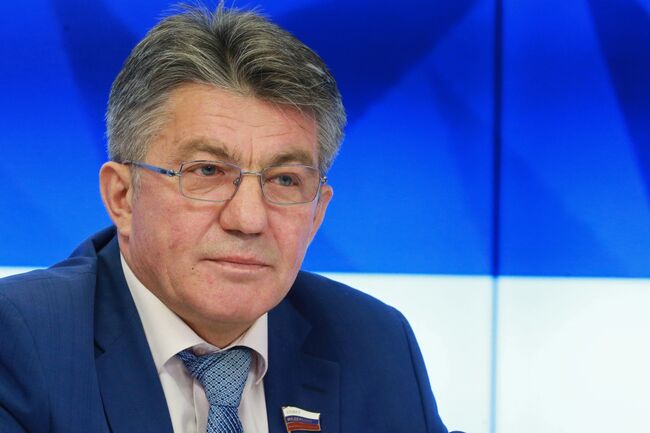 Виктор Озеров