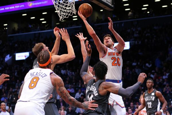 Игровой момент матча НБА Бруклин Нетс - Нью-Йорк Никс