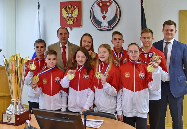 Победу во всероссийском фестивале ГТО среди школьников одержала команда Удмуртии, завоевав большой переходящий Кубок ГТО