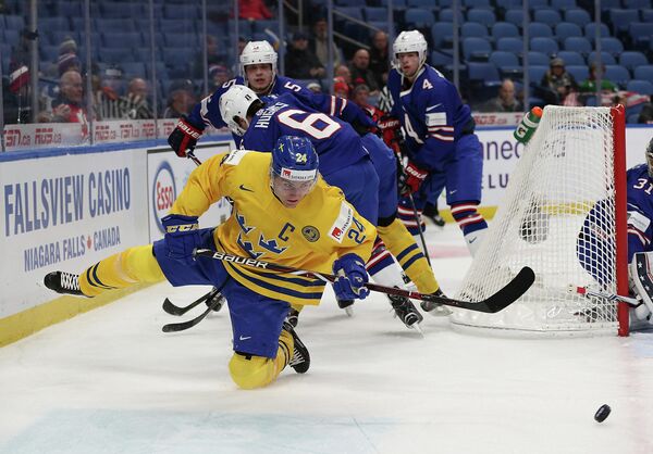 Капитан сборной Швеции по хоккею Лиас Андерссон