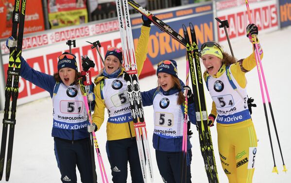 Биатлонистки сборной Швеции Линн Перссон, Мона Брорссон, Анна Магнуссон и Ханна Эберг (слева направо)